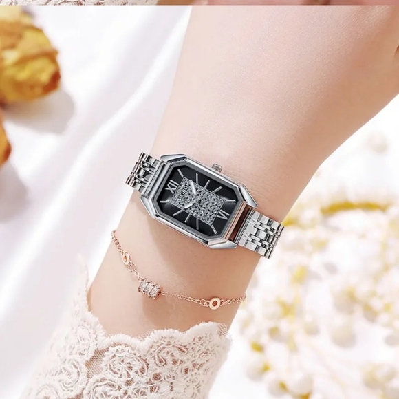 Rectangle Vintage Women's Steel Strap Fancy Watches. - Picture 6 of 7